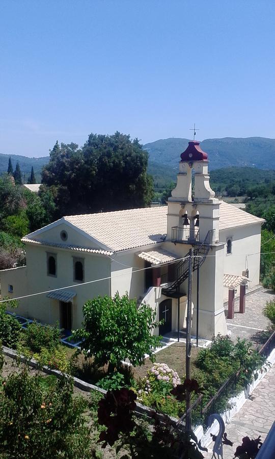 Village House Ágios Matthaíos Esterno foto