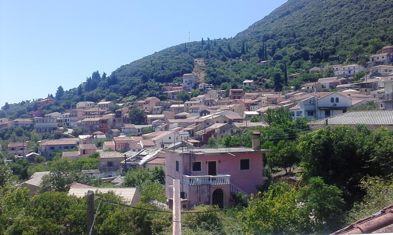 Village House Ágios Matthaíos Esterno foto