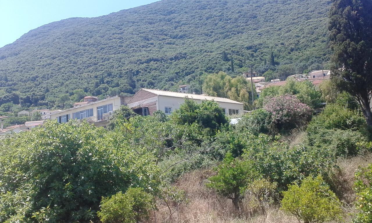 Village House Ágios Matthaíos Esterno foto